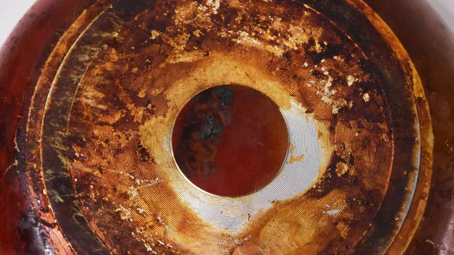 С тази смес лесно ще изчистите загорелите тигани до блясък