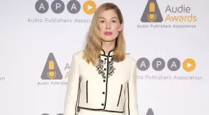 Розамунд Пайк: Уелнес индустрията мами всички ни 