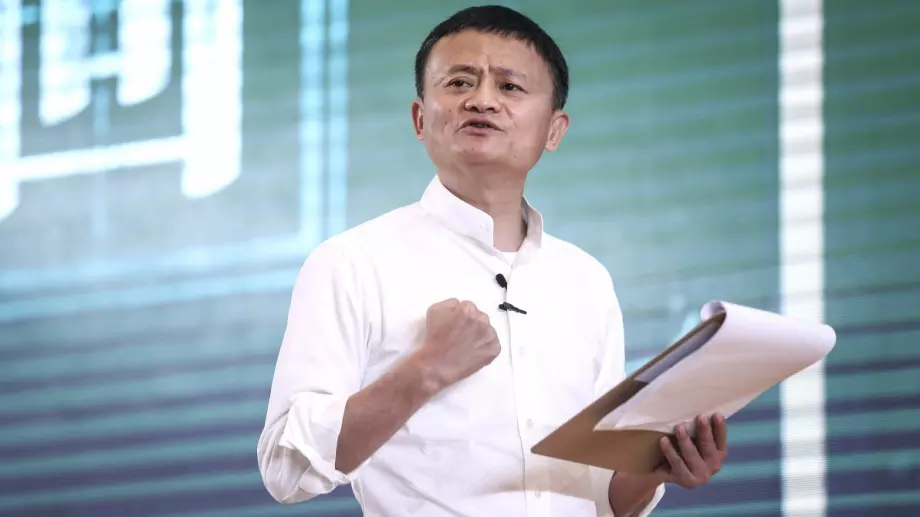 На фона на рокади в Alibaba: Джак Ма стана университетски преподавател 