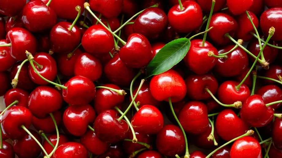 Продадоха кутия с 15 череши в Япония за 3500 долара