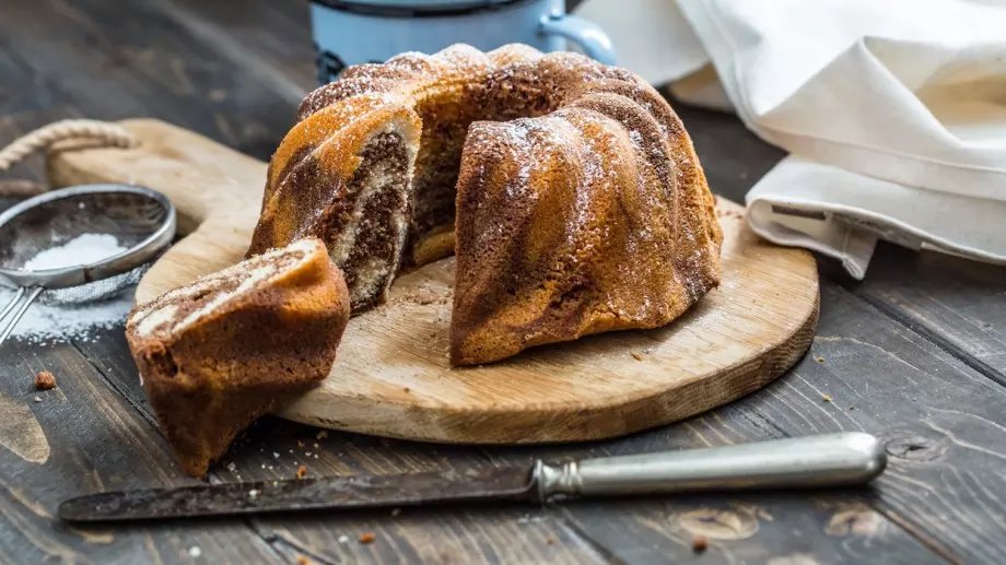 Всички полудяха по този лимонов кекс с течен шоколад