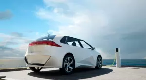 Нови правила: Поставят зарядни станции на 60 км за автомобили и на 120 км за камиони