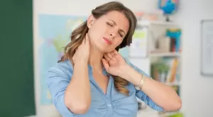 Само за 2 минути: Упражнение, с което ще се отървете от болката в главата и врата (ВИДЕО)