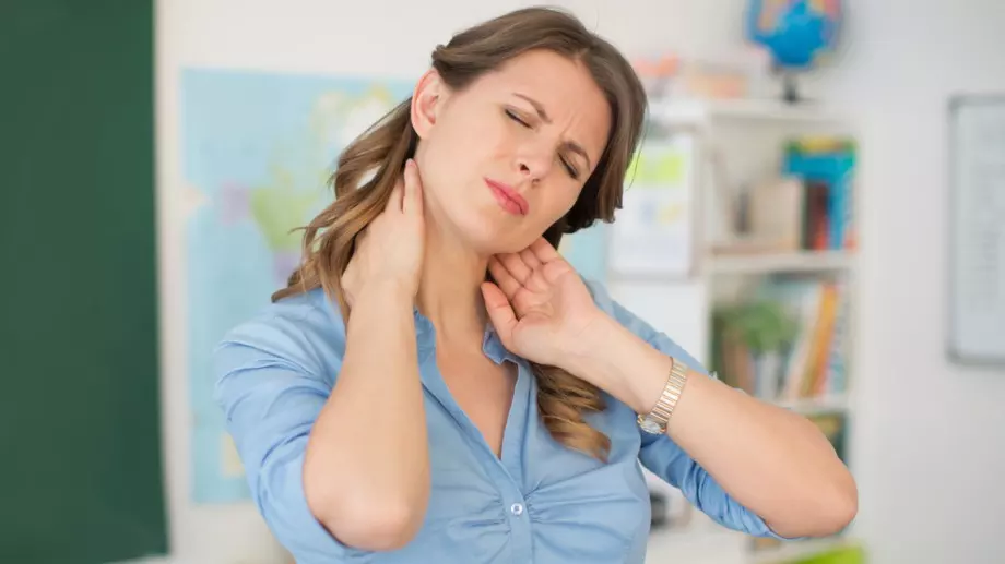 Само за 2 минути: Упражнение, с което ще се отървете от болката в главата и врата (ВИДЕО)