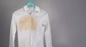 Ето как да отстраните хлорните петна от дрехите