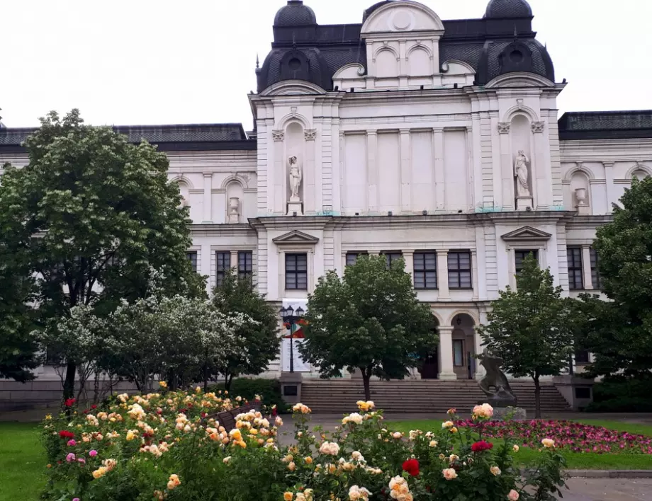 Открита е Националната галерия за чуждестранно изкуство