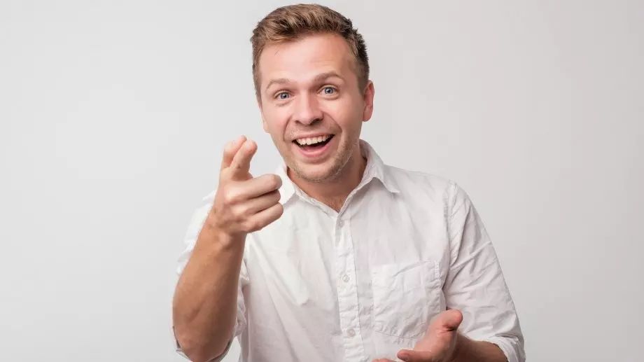 Вечерен виц: Аз спя с жена ми три пъти седмично