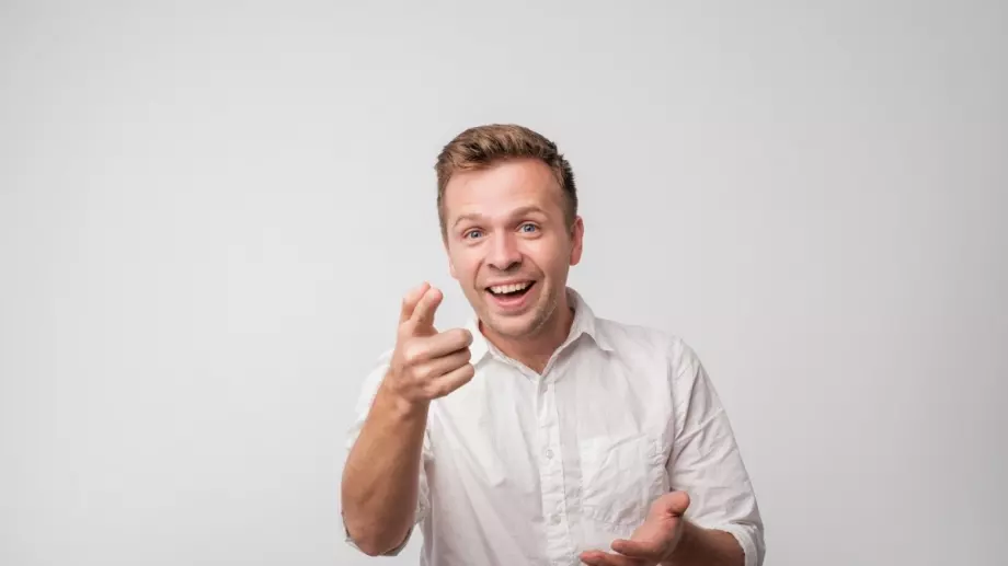 Виц за добър вечер: Млад лекар в поликлиника