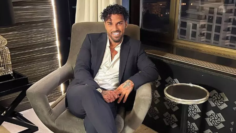 След слуховете: Благо Джисъса потвърди, че отново е ерген (СНИМКА)