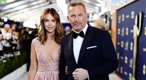 Жената на Кевин Костнър поиска огромна издръжка за децата им след развода