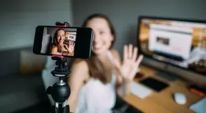 Експерт: Инфлуенсърите могат да са опасни за подрастващите
