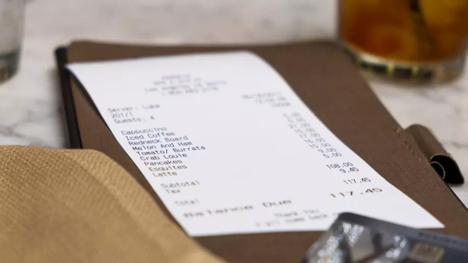 Как управляващите надградиха идеята да не се плаща без касова бележка