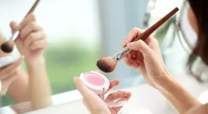 Супер трик как да нанасяте руж на лицето си (ВИДЕО)