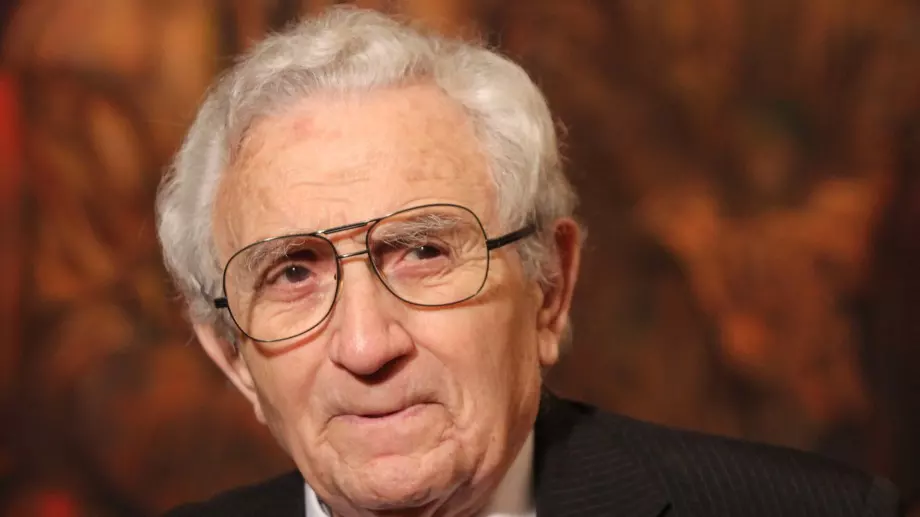 Отиде си писателят Анжел Вагенщайн