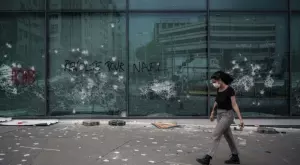 Безредиците във Франция нанесоха щети на 370 банкови и около 150 пощенски клона