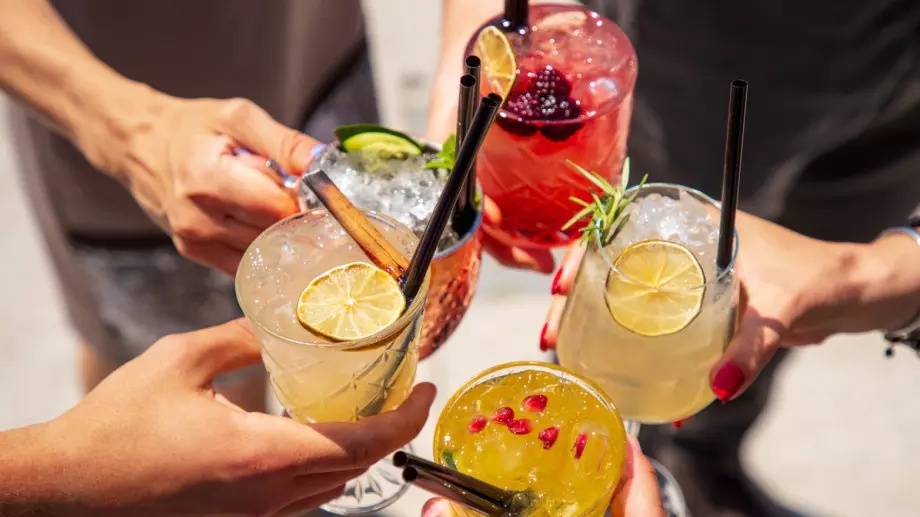 Учени: Хартиените сламки съдържат опасни вещества, не са добра алтернатива 