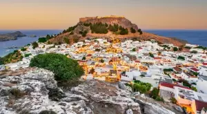 Гърция предлага безплатна почивка на прекъсналите ваканцията си заради пожарите на Родос