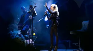 Лили Иванова счупи рекордите: Фенове броят по 600 лв за турнето ѝ