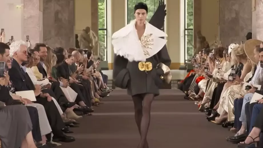 Schiaparelli откри Седмицата на висшата мода в Париж (ВИДЕО)