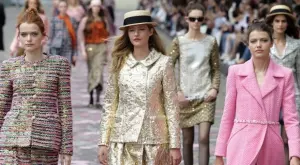 Chanel Haute Couture: Небрежност, елегантност и разходка по Сена