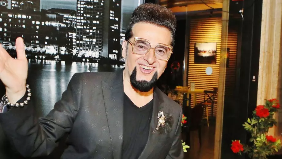 Заключиха Евгени Минчев в столичното Първо РУ