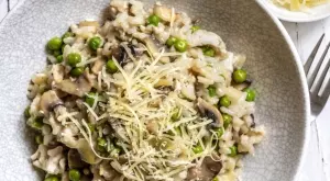 Опитайте: Ризото с грах и гъби