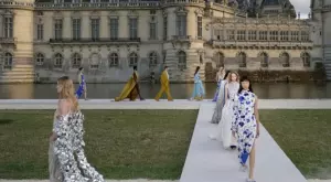 Valentino представи съвременна романтика (СНИМКИ)