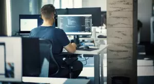 Търсенето на програмисти у нас се срина с близо 45%