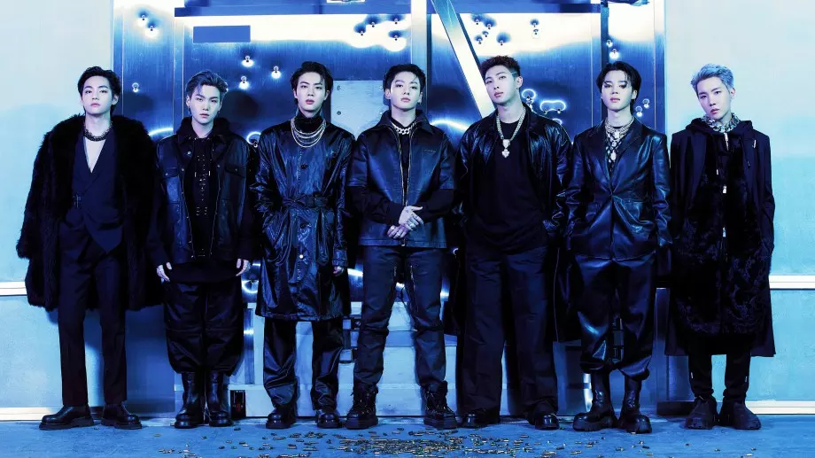 Най-успешната К-поп група BTS с първа биография по случай 10-ата си годишнина