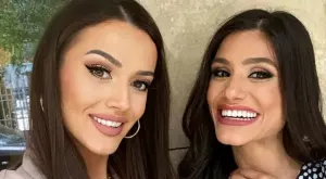 Обрат: Алекс Гърдева и Дениз от "Ергенът" първи дружки (СНИМКИ)