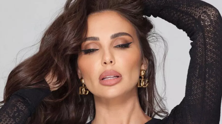 Николета Лозанова чака второ? Обяви бременността си с гола СНИМКА!