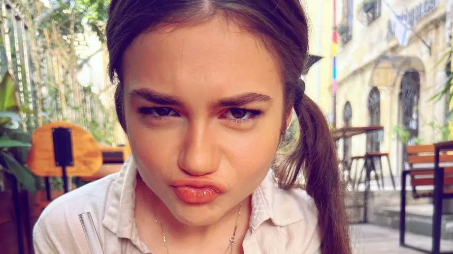 Крисия заменя музикалната кариера за актьорска