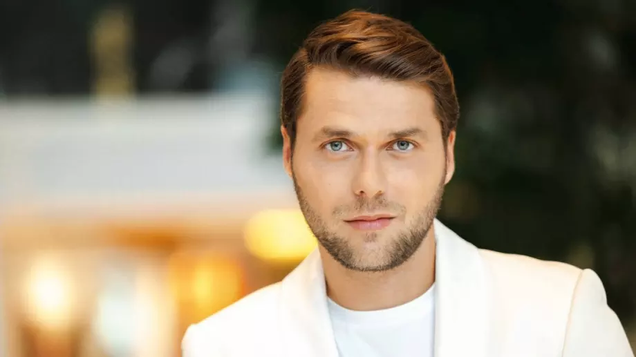 Ето откъде има пари новият Ерген Александър Младенов