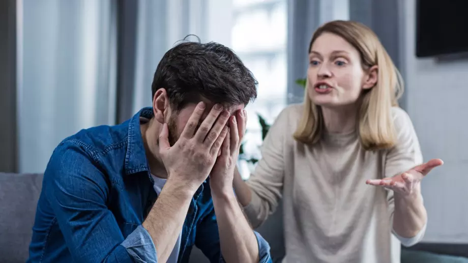 Женски виц за 19 декември 2023: Мъж кани половинката си на фитнес