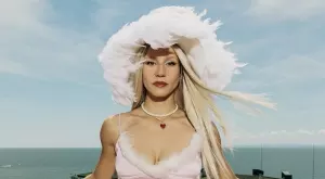 Мила Роберт пусна песен за любовта (ВИДЕО)