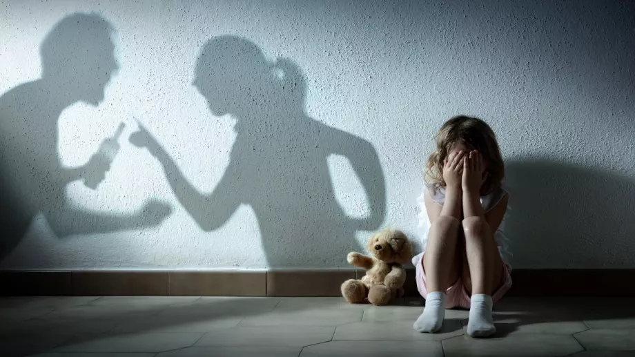 5 ужасни начина, по които разведените родители използват децата като пионки