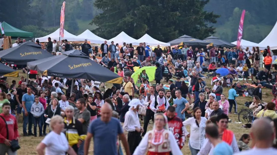 Роженският пилон избяга в Украйна, Радев бесен