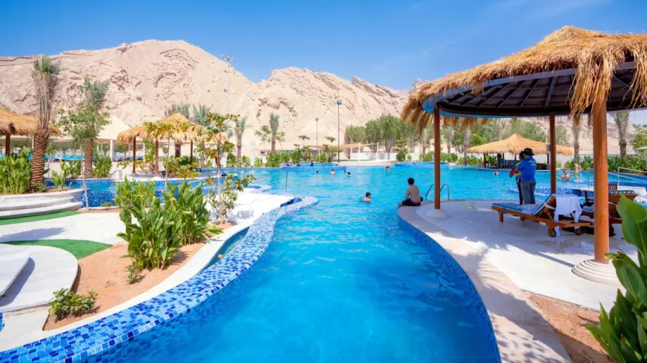 Инвестиция за 50 млн. долара: В Абу Даби построиха река насред пустинята