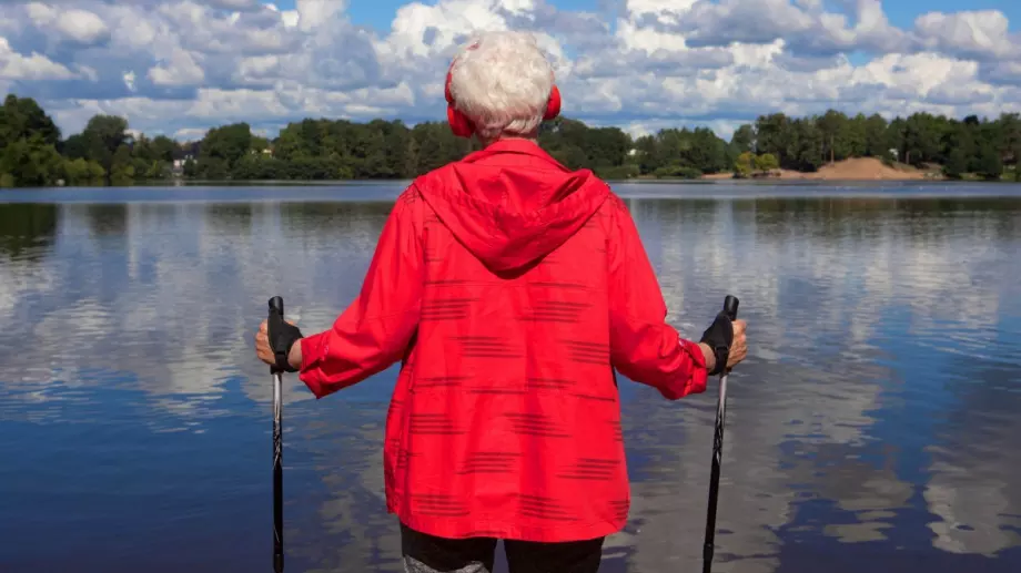 100-годишна жена, която продължава да работи, споделя най-добрия съвет за дълга и щастлива кариера