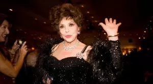 Oтдават почит на Джина Лолобриджида на кинофестивала във Венеция 