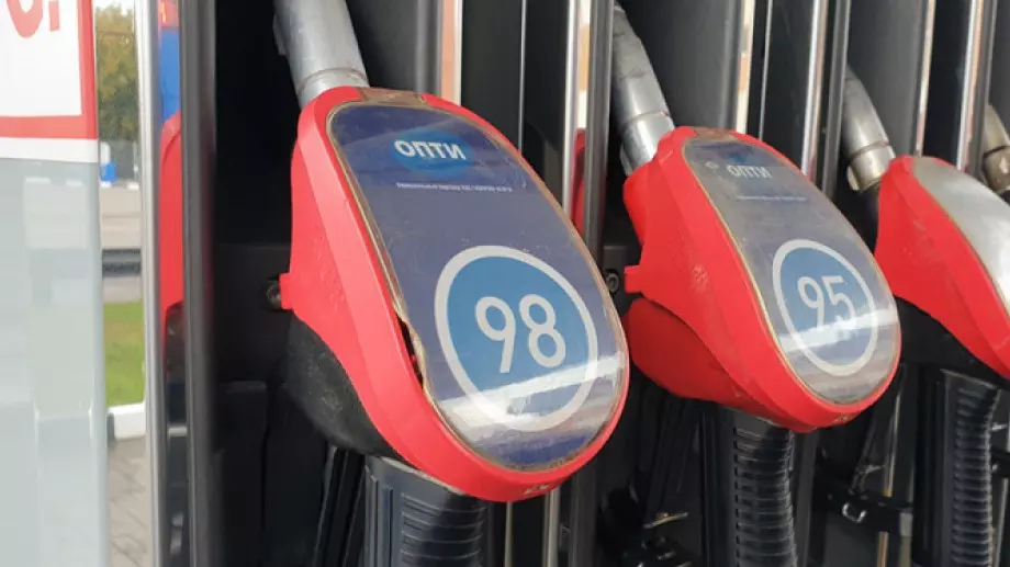 Има ли опасност бензинът и дизелът да преминат 3 лева за литър?