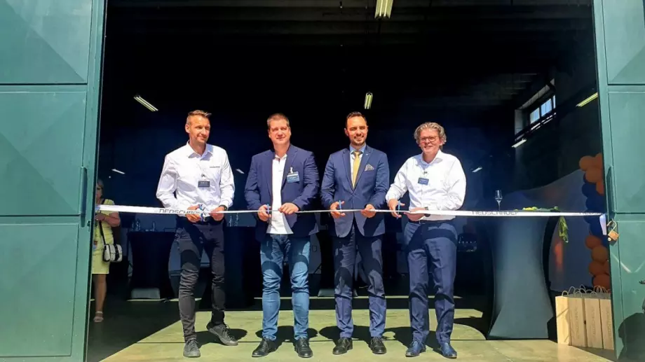 Откриха нов завод за компоненти за автомобили у нас, разположен върху площ от близо 30 000 кв. м.