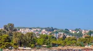 Гърция готви глоби при покупка на недвижими имоти в брой