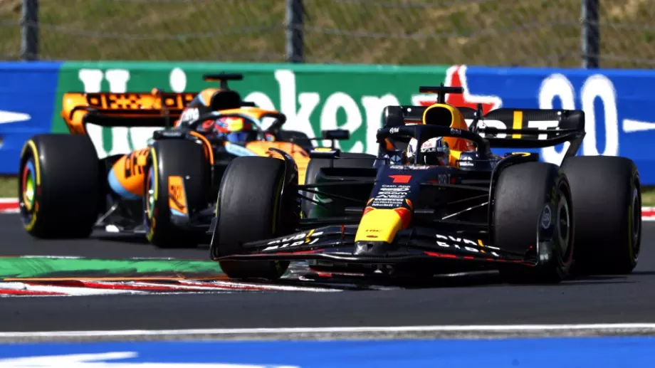 Хамилтън тръгна първи в Унгария, но Верстапен отново отвя конкуренцията (ВИДЕО)