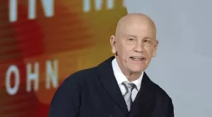  Джон Малкович получи отличие за развитие на българската култура