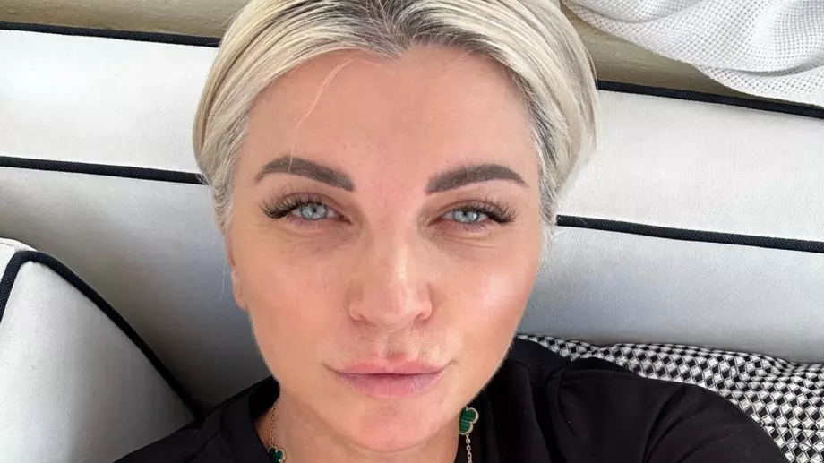 56-годишната Силвена Роу се разголи (СНИМКИ)