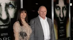 Любовни хроники: Антъни Хопкинс и Стела Арояве