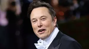 Илон Мъск заплашил Warner Bros: Ще изгоря студиото, ако изгоните Амбър Хърд!