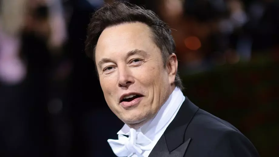 Илон Мъск заплашил Warner Bros: Ще изгоря студиото, ако изгоните Амбър Хърд!