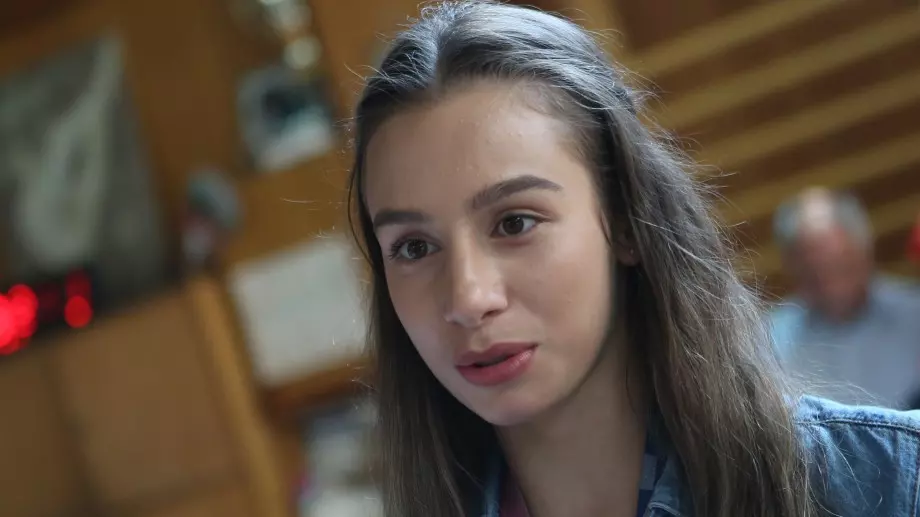 "Златното момиче" Мадлен Радуканова направи приказна погача на бебето си (СНИМКИ)